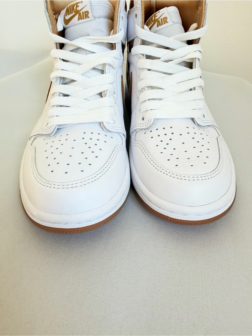 Air Jordan 1 Retro High OG Metallic Gold Women’s Size 6 FD2596-107 - Picture 9 of 12